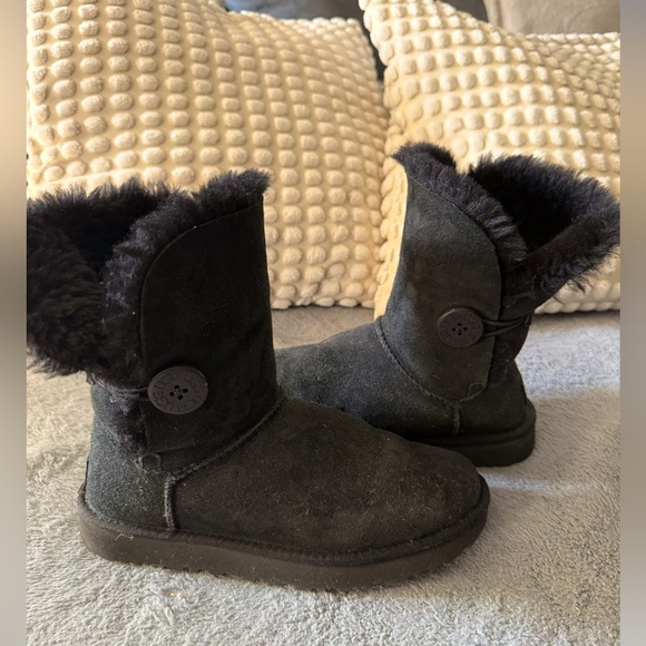 UGG Shoes - UGGS- Preloved Black Suede Fur-Lined Boots with side button